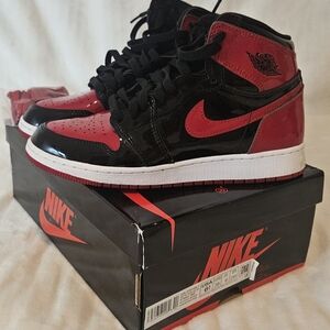 Nike Air Jordan 1 High Retro High Black Red Sneakers OG GS. Size 6.5 Youth
